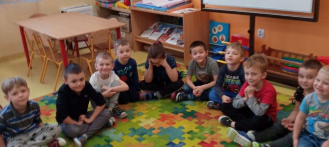 Wizyta pań z Biblioteki Publicznej w Szczucinie w naszym przedszkolu Wizyta pań z Biblioteki Publicznej w Szczucinie w naszym przedszkolu