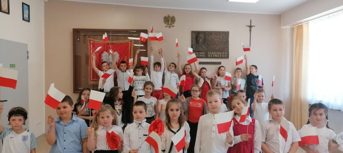 Rocznica Uchwalenia Konstytucji 3-go Maja – klasy młodsze Rocznica Uchwalenia Konstytucji 3-go Maja – klasy młodsze
