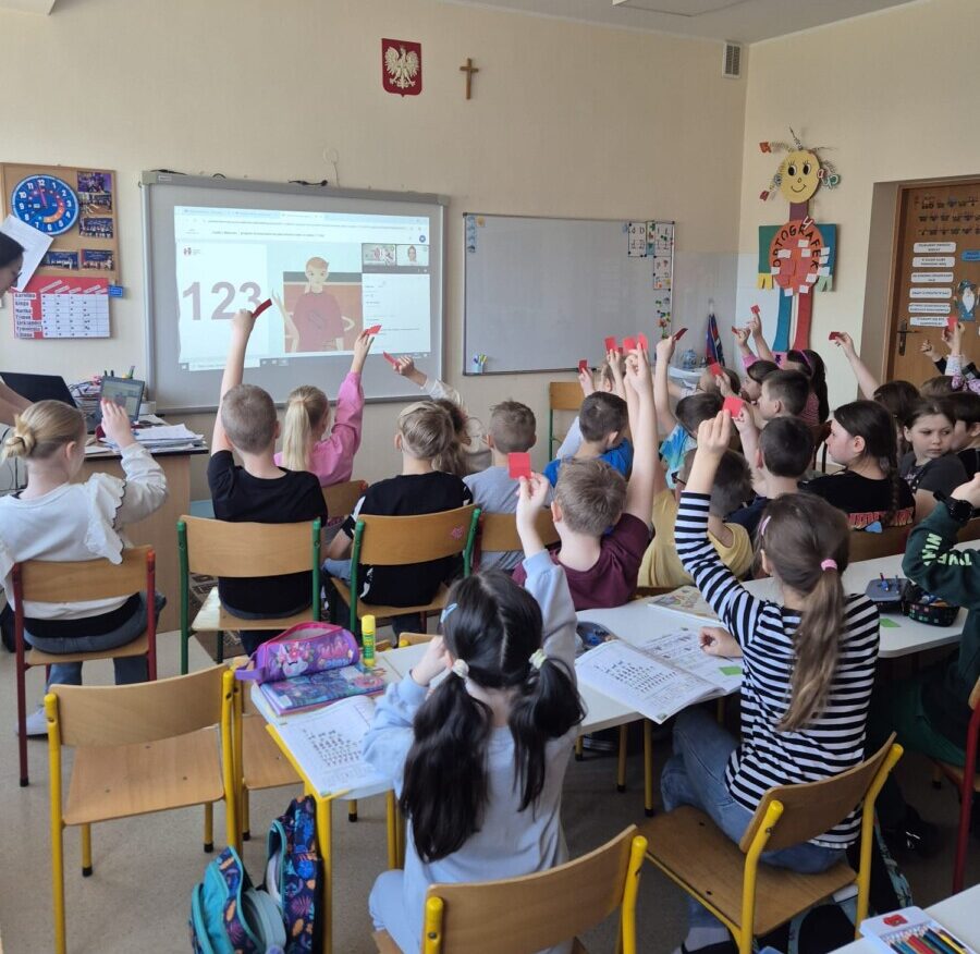 „Gadki z Maksem” – lekcja online dot. cyberbezpieczeństwa „Gadki z Maksem” – lekcja online dot. cyberbezpieczeństwa