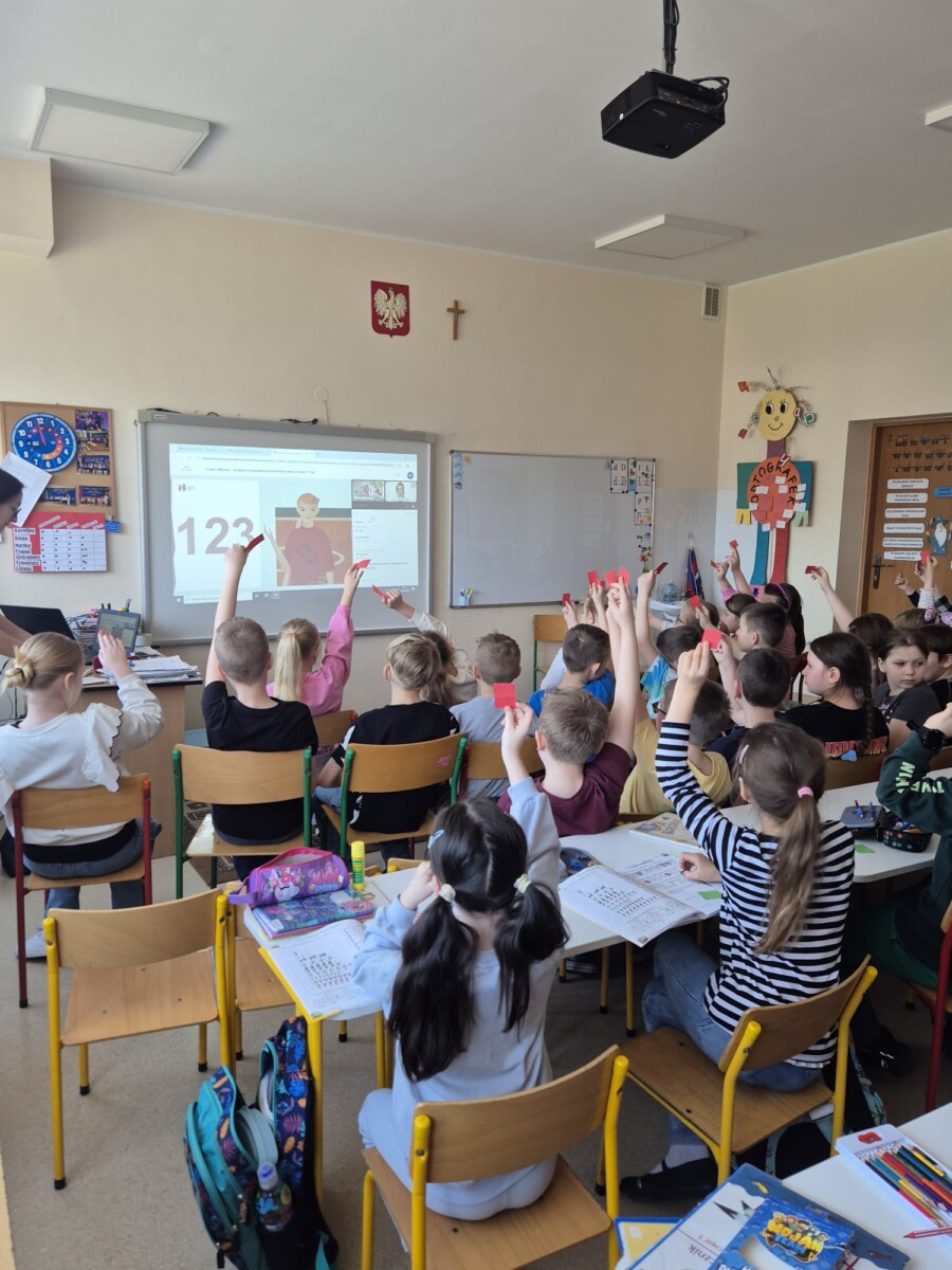 „Gadki z Maksem” – lekcja online dot. cyberbezpieczeństwa „Gadki z Maksem” – lekcja online dot. cyberbezpieczeństwa