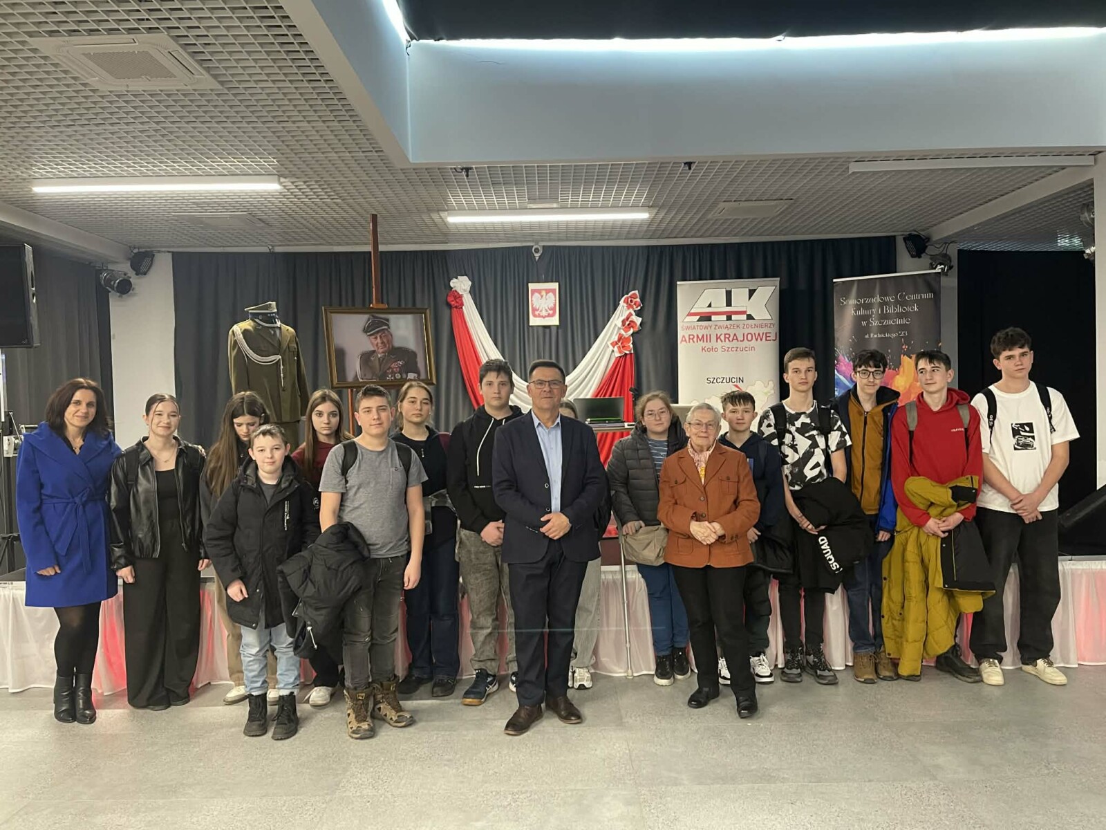 Śladami Niezłomnych z Powiatu Dąbrowskiego – udział uczniów w prelekcji historycznej Śladami Niezłomnych z Powiatu Dąbrowskiego – udział uczniów w prelekcji historycznej