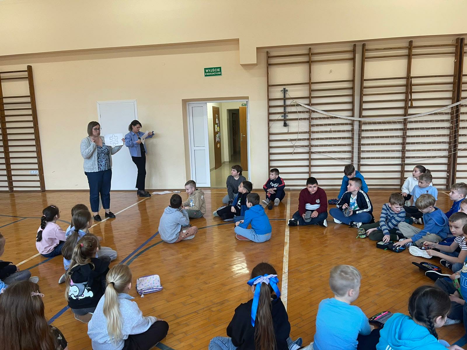 Niebiesko nam! Obchody Światowego Dnia Świadomości Autyzmu w naszej szkole Niebiesko nam! Obchody Światowego Dnia Świadomości Autyzmu w naszej szkole