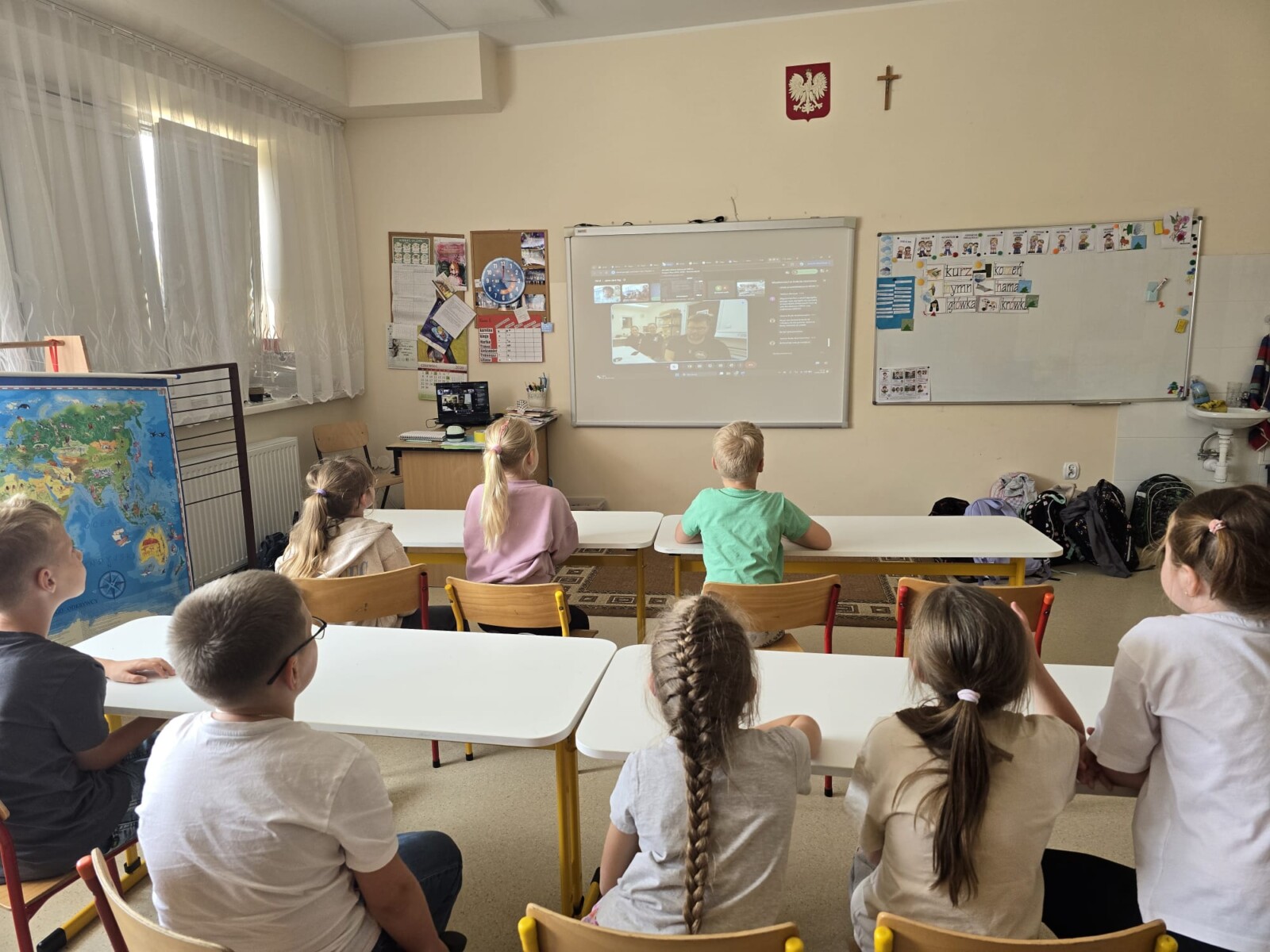 Wizyta na krańcu świata! Uczniowie ze świetlicy na żywo z Polską Stacją Antarktyczną 🐧❄️ Wizyta na krańcu świata! Uczniowie ze świetlicy na żywo z Polską Stacją Antarktyczną 🐧❄️